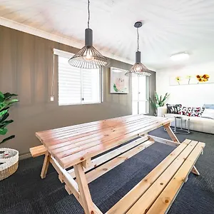 Guest house Calamvale Business Or Like